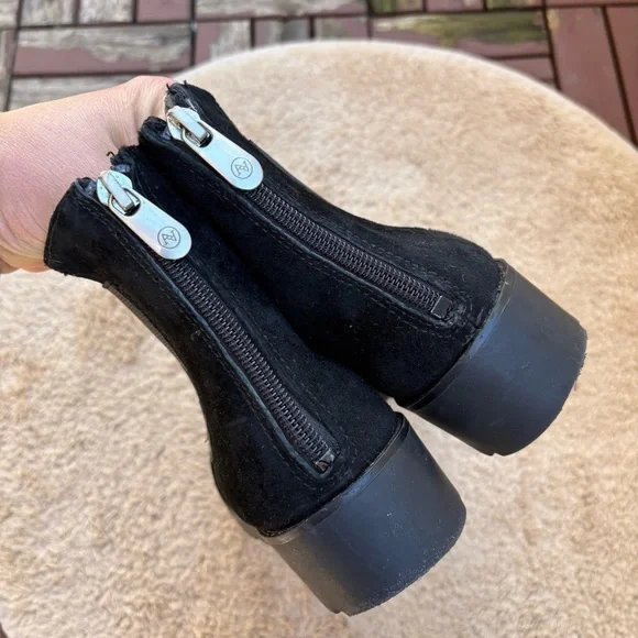 Adrianne Vittadini Black Suede Ankle Women's Chelsea Boots sz 8 - Picture 5 of 8